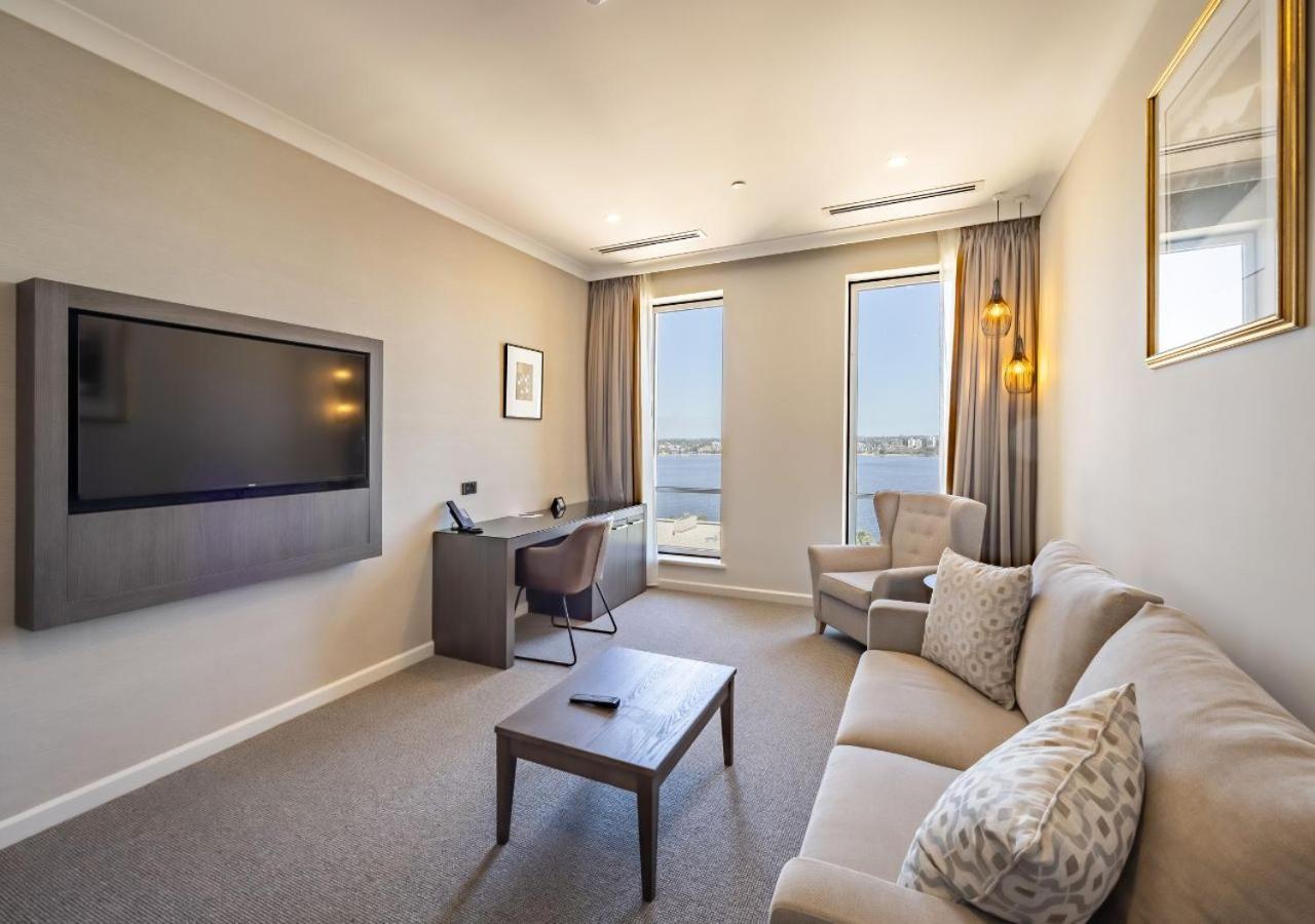 Duxton Hotel Perth Exteriér fotografie A suite at the hotel