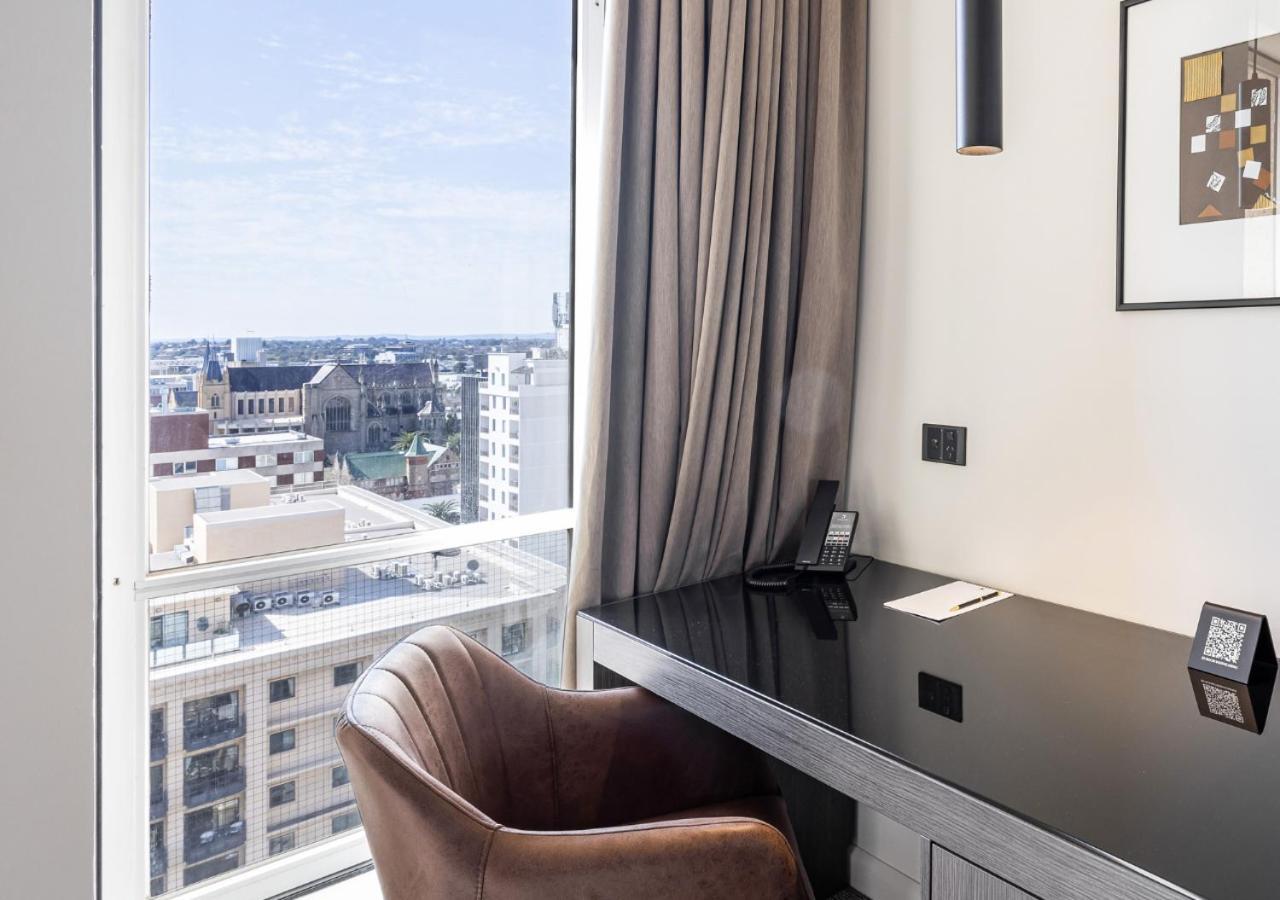 Duxton Hotel Perth Exteriér fotografie A room at the hotel